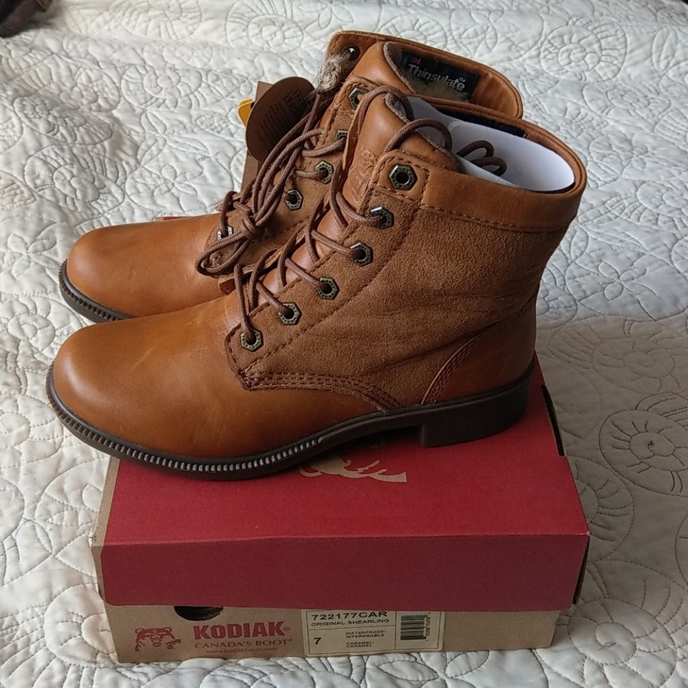 NWT Kodiak Shearling Waterproof Boots